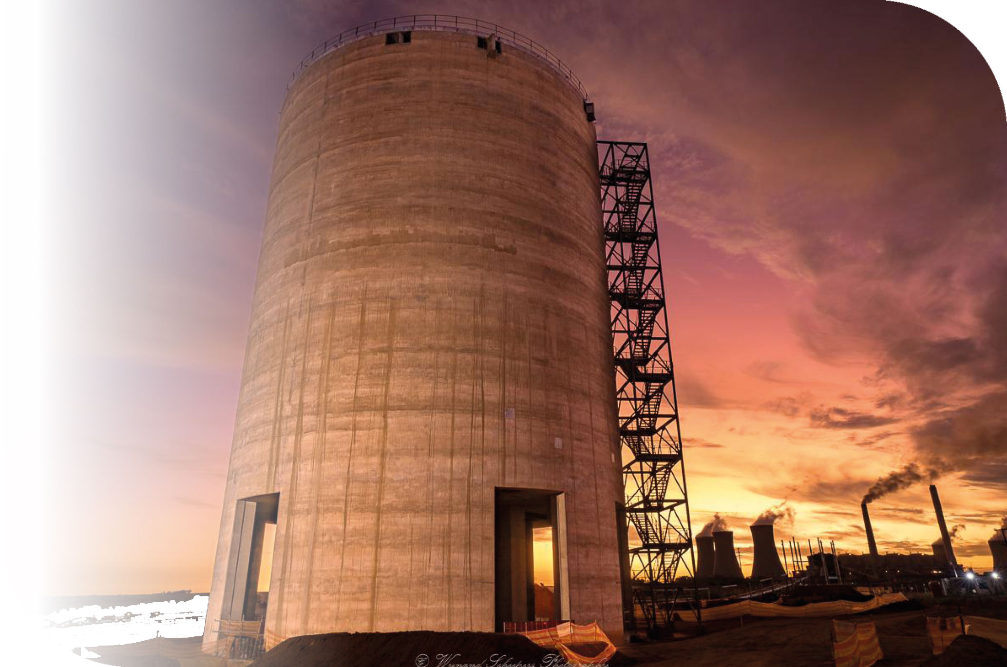 Buffer silo between Mine 1 and Matla power station